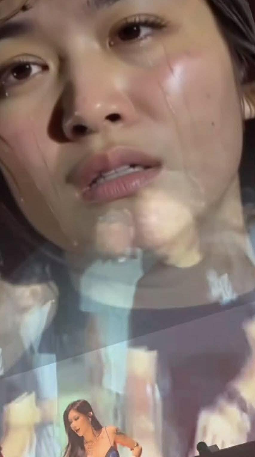 Sau vụ việc, cô gái trở nên viral trên MXH Trung Quốc.