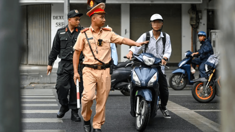 Bị tố ép nộp 2 triệu đồng để gỡ phạt nguội, CSGT phản pháo – Nguyên nhân khiến dân bức xúc là gì?