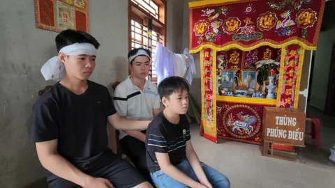 Tin đồn thất thiệt vỡ đập lúc lũ lên, cả nhà tháo chạy, 3 đứa trẻ thành mồ côi cha mẹ