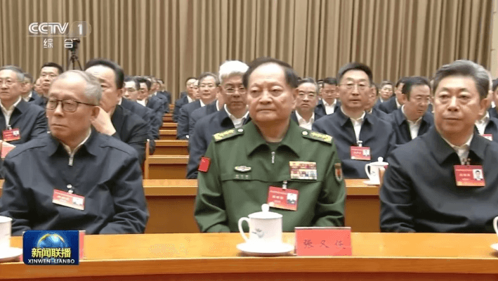 Rộ tin Trương Hữu Hiệp ʙị ᴛʀᴀ ᴛấɴ, máy bay quân sự xuất hiện nhiều nơi