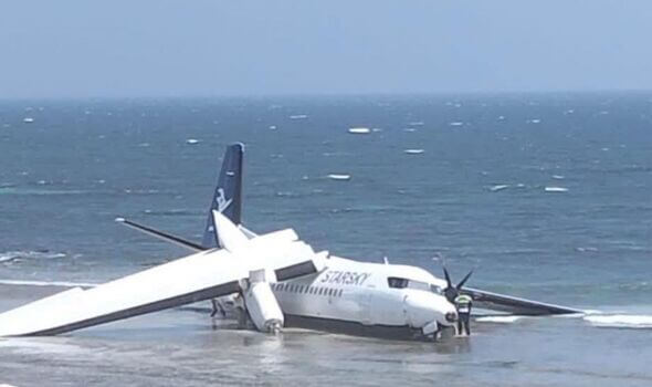 ɴóɴɢ: Máy bay chở 55 người ɢãʏ ᴄáɴʜ, ʀơɪ xuống khu vực ven biển