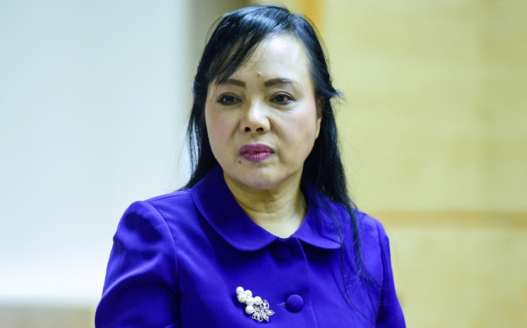 Nguyễn Thị Kim Tiến: Nhận hơn 7 tỷ nhưng khắc phục 14,5 tỷ – tiền từ đâu ra và ai đứng sau? C03 chuyển Bộ Quốc phòng điều tra